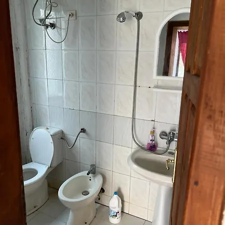 Vila Pjetri * Shëngjin